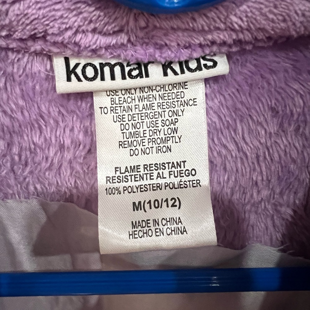 Girls’ Plush Robe! - Picture 4 of 7